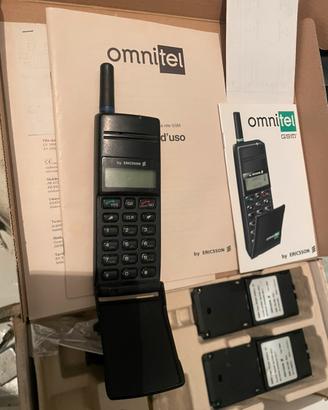 Primo cellulare Ericson marchiato Omnitel