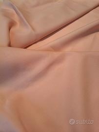 Taglio tessuto gabardine rosa cipria