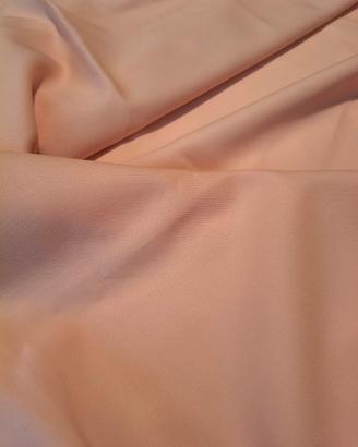 Taglio tessuto gabardine rosa cipria