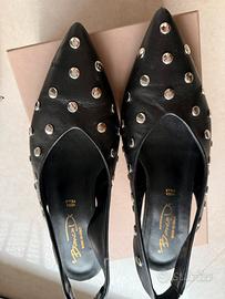 Slingback in pelle con borchie Bianca Di