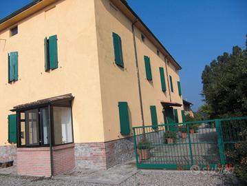 Fattoria con casa di campagna con appartamenti