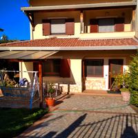 Villetta bifami. su 3 Livelli 170mq + Giardino