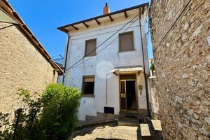 3 LOCALI A CALVI DELL'UMBRIA