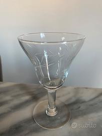 Set da 9 bicchieri da vino vintage in vetro inciso