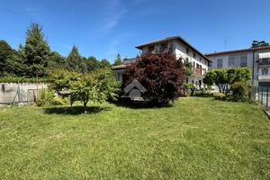 PORZIONE DI BIFAMILIARE A CALCO