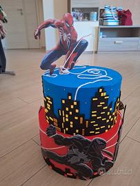 torta scenografica spiderman e personaggi marvel
