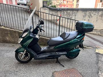 SUZUKI BURGMAN 150 del 2002 + BAULETTO E PARAVENTO