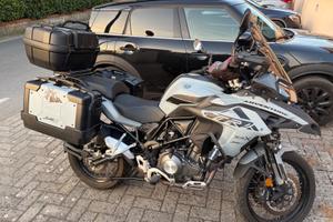 Moto Benelli TRK 502X