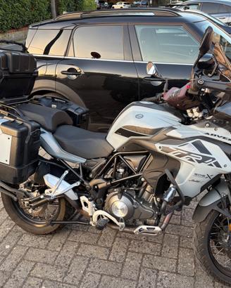 Moto Benelli TRK 502X