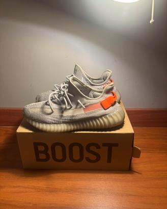 YEEZY BOOST 350 tail light