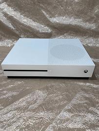 Xbox One S (500gb) + Kinect + controller