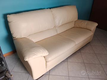 divano in pelle 