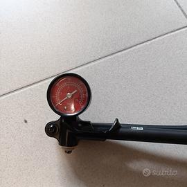 pompa forcella ammortizzatore mtb