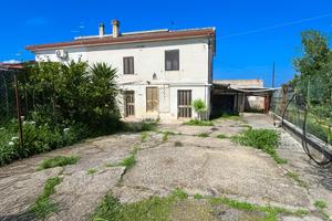 CASA SEMINDIPENDENTE A TORREVECCHIA TEATINA