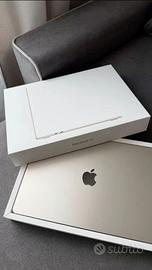 Apple Portatile MacBook Air 15'' con chip M4 (2025