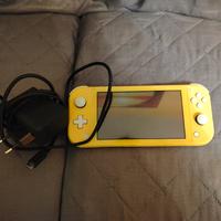 Nintendo Switch Lite gialla + custodia + giochi 