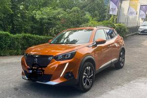 Peugeot 2008 1.2 130cv Allure