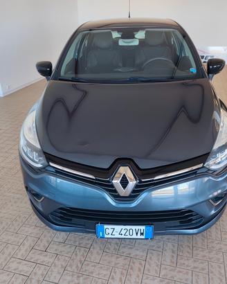 Renault Clio dCi 8V 90 CV EDC 5 porte Moschino Zen