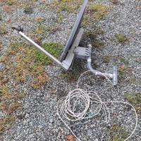 Parabola satellitare con staffa e cavo