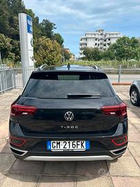 Volkswagen T-Roc Style 2.0 TDI SCR 85KW 6-Speed 4