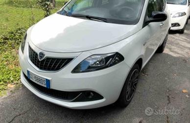 Lancia Ypsilon 1.0 FireFly 5 porte S&S Hybrid Gold