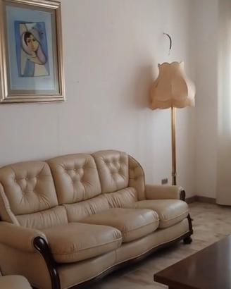 salotto in pelle pari al nuovo