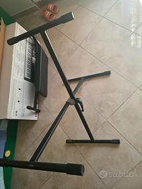  YAMAHA YPT-220 + Sgabello + Supporto Pieghevole