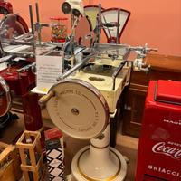 affettatrice Berkel modello 110 restaurata Avorio
