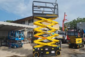 Piattaforma aerea verticale elettrica 12 metri