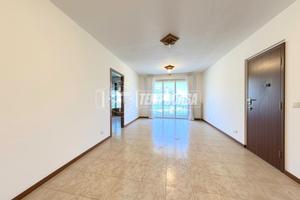 RIF. 588 - QUADRILOCALE CON TERRAZZO, DOPPI SERVIZ