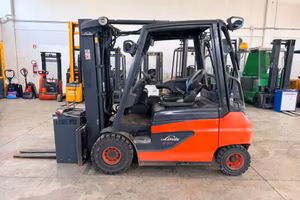 CARRELLO ELEVATORE MULETTO ELETTRICO LINDE 30 QUIN