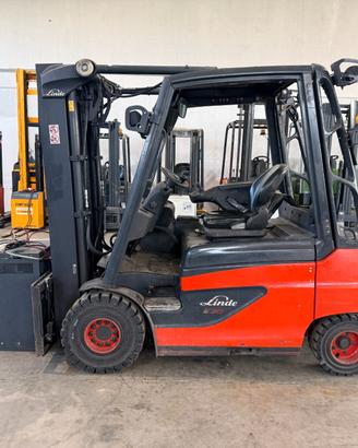 CARRELLO ELEVATORE MULETTO ELETTRICO LINDE 30 QUIN
