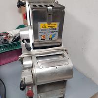 Monferrina macchina per pasta con trafila taglioli