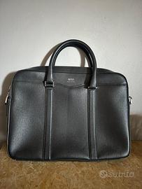 Borsa 24 ore Hugo Boss