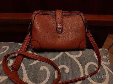 Borsa a tracolla multitasking color cammello