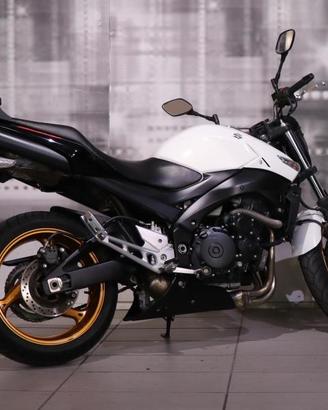 Suzuki GSR 600