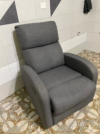 POLTRONA, TAVOLO E SEDIE