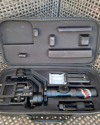 Gimbal Crane 2 Zhiyun + follow
focus elettrico