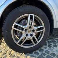 Pneumatici  NUOVI 265/50 R19 + cerchi porsche