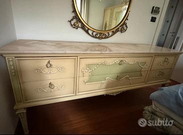 Mobile in stile "Luigi XVI"