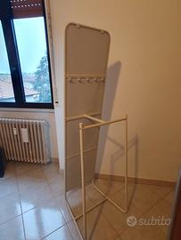 Specchio con appendiabiti ikea