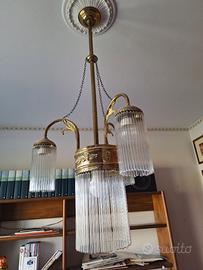 Lampadario d’epoca in ottone dorato e vetro rigato