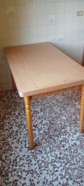 Tavolo da cucina in legno 