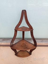 Angoliera  in legno