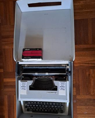 Macchina da scrivere UNDERWOOD 310