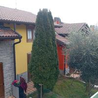 VILLA A SCHIERA A GEROSA IN VAL BREMBILLA