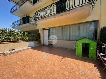 VILLA A SCHIERA A VILLARICCA