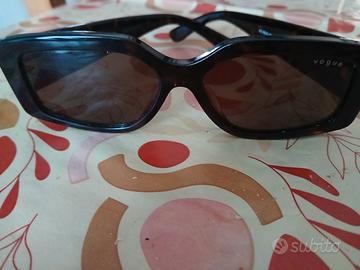 occhiali da sole Vogue