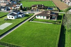 Villa di 579 m² con più di 5 locali e box auto dop
