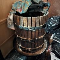 Torchio manuale per il vino 